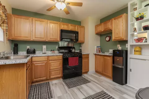 Kitchen - 2 Norwood Dr, Normal, IL 61761 photo 5 of 5