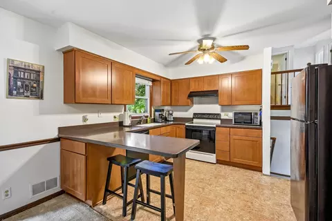 213 E Willow St, Elburn, IL 60119 photo 11