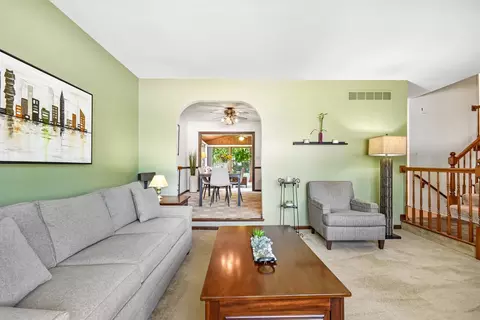 213 E Willow St, Elburn, IL 60119 photo 8