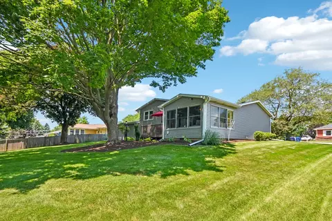 213 E Willow St, Elburn, IL 60119 photo 30