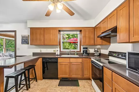 213 E Willow St, Elburn, IL 60119 photo 9