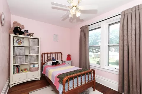 Bedroom - 633 Lillie St, Elgin, IL 60120 photo 5 of 6