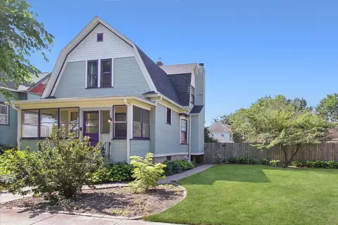 Exterior - 633 Lillie St, Elgin, IL 60120 photo 2 of 5