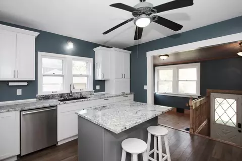 Kitchen - 633 Lillie St, Elgin, IL 60120 photo 2 of 3