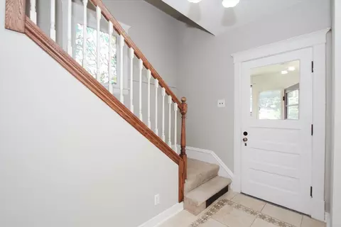 Entry Way - 633 Lillie St, Elgin, IL 60120 photo 1 of 3