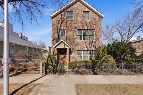 2042 W Ohio St, Chicago, IL 60612