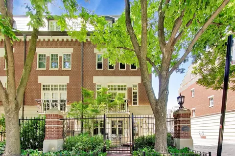 2648 N Southport Ave, Chicago, IL 60614