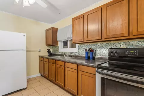 Kitchen - 1406 Glendale Dr, Champaign, IL 61821 photo 2 of 2