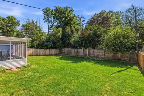 Exterior - 1406 Glendale Dr, Champaign, IL 61821 photo 7 of 9