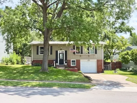 959 N Lincoln Ave, Davenport, IA 52804