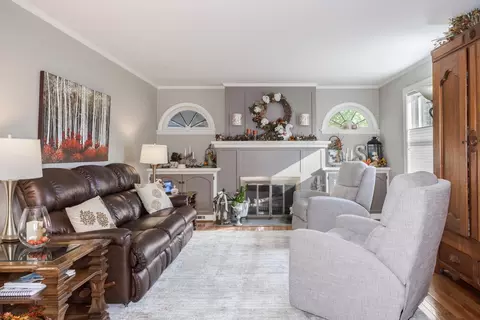 Living - 304 Perrin Ave, Bloomington, IL 61701 photo 2 of 4