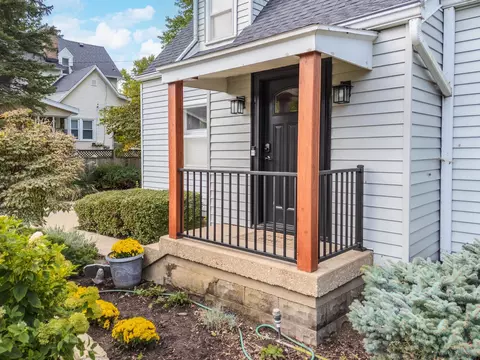 Exterior - 304 Perrin Ave, Bloomington, IL 61701 photo 3 of 13