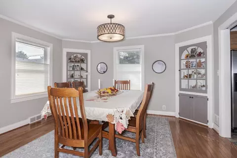 Dining - 304 Perrin Ave, Bloomington, IL 61701 photo 2 of 3