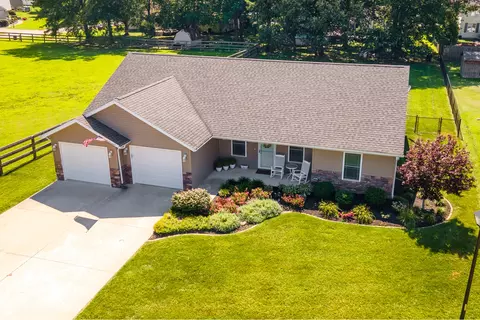 1404 Dew Drop Dr, Marion, IL 62959 photo 2