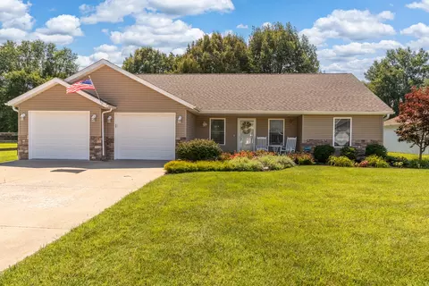 1404 Dew Drop Dr, Marion, IL 62959 photo 1