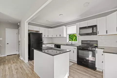Kitchen - 3224 11th St, Moline, IL 61265 photo 2 of 4