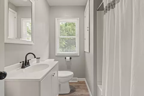 Bath - 3224 11th St, Moline, IL 61265 photo 3 of 3