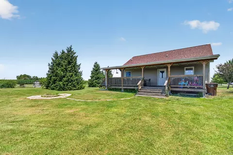 Exterior - 1334 S 16000w Rd, Reddick, IL 60961 photo 6 of 17