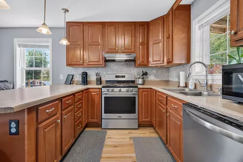 Kitchen - 1334 S 16000w Rd, Reddick, IL 60961 photo 5 of 8