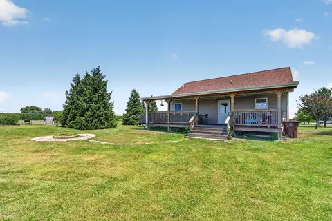 Exterior - 1334 S 16000w Rd, Reddick, IL 60961 photo 11 of 17