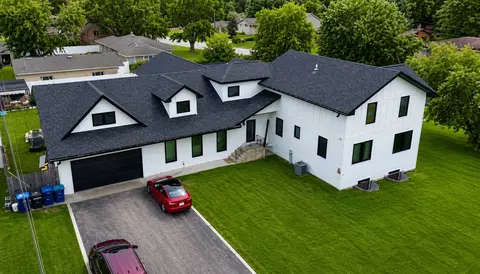 8501 S 84th Ave, Hickory Hills, IL 60457