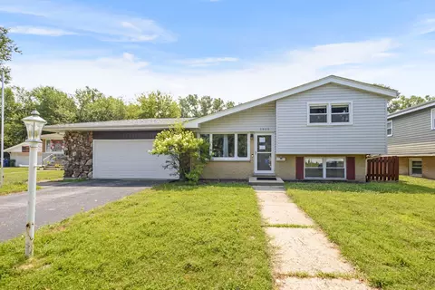 5909 W 99th St, Oak Lawn, IL 60453
