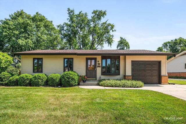 945 Victoria Ln, Elk Grove Village, IL 60007