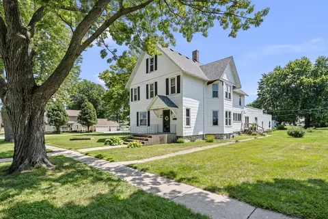 109 E Main St, Atkinson, IL 61235 photo 2