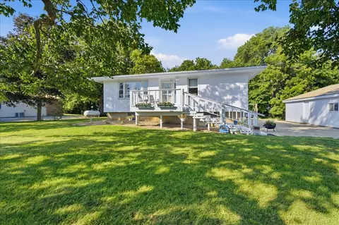 Exterior - 7302 Old Peoria Rd, Danvers, IL 61732 photo 3 of 10