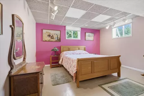 Bedroom - 7302 Old Peoria Rd, Danvers, IL 61732 photo 4 of 5