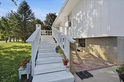 Exterior - 7302 Old Peoria Rd, Danvers, IL 61732 photo 6 of 10
