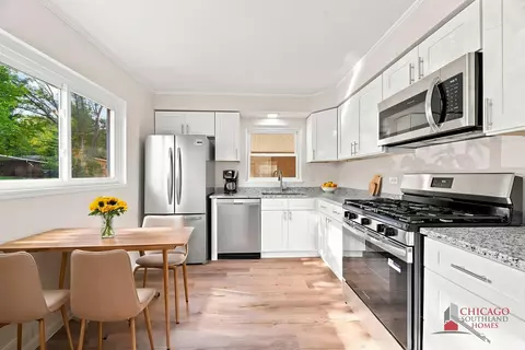 Kitchen - 461 Tomahawk St, Park Forest, IL 60466 photo 1 of 3