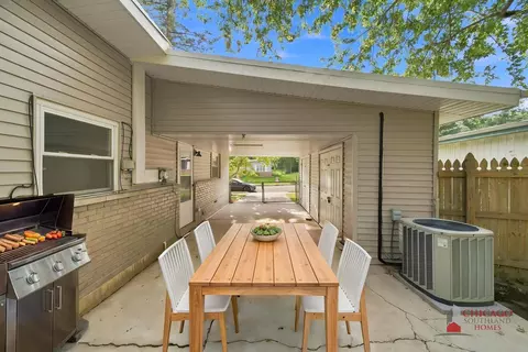 Exterior - 461 Tomahawk St, Park Forest, IL 60466 photo 3 of 5