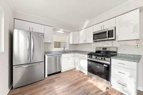 Kitchen - 461 Tomahawk St, Park Forest, IL 60466 photo 3 of 3
