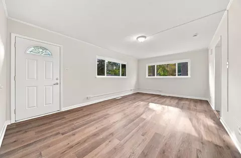 Living - 461 Tomahawk St, Park Forest, IL 60466 photo 2 of 4