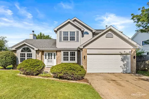 380 Regency Ct, Aurora, IL 60504 photo 1