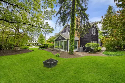 Exterior - 707 Gary Ct, Wheaton, IL 60187 photo 6 of 10