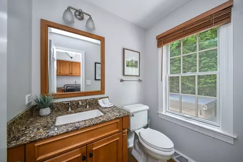 Bath - 707 Gary Ct, Wheaton, IL 60187 photo 1 of 3