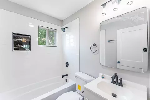 1076 E Maple St, Kankakee, IL 60901 photo 21