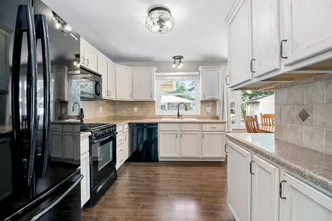Kitchen - 922 W Van Meter St, Kankakee, IL 60901 photo 3 of 3