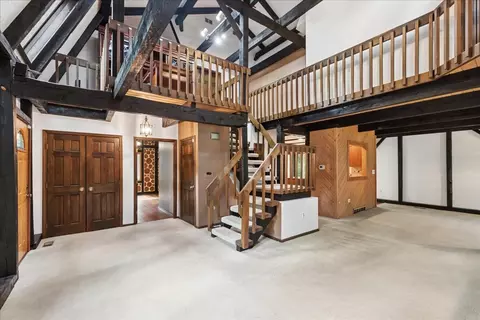 Entry Way - 6205 Katmai Trl, Mchenry, IL 60050 photo 3 of 8