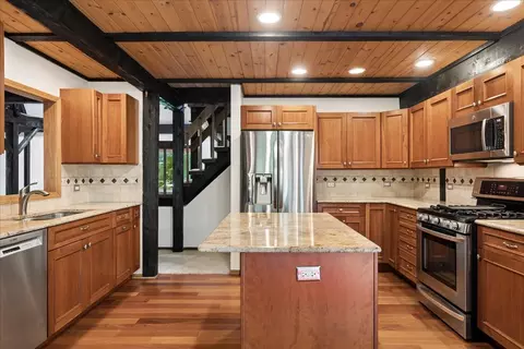 Kitchen - 6205 Katmai Trl, Mchenry, IL 60050 photo 1 of 3