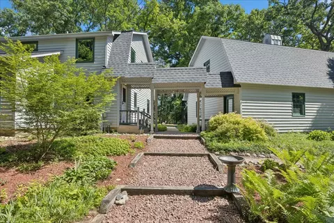 Exterior - 6205 Katmai Trl, Mchenry, IL 60050 photo 8 of 9