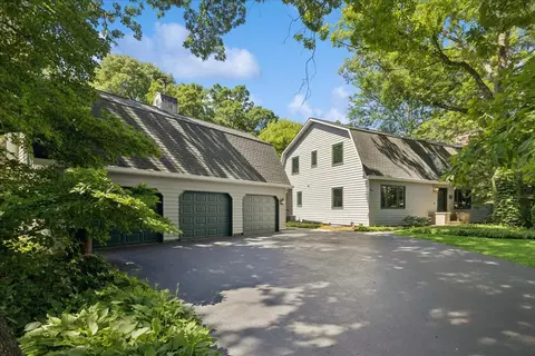 Exterior - 6205 Katmai Trl, Mchenry, IL 60050 photo 2 of 9