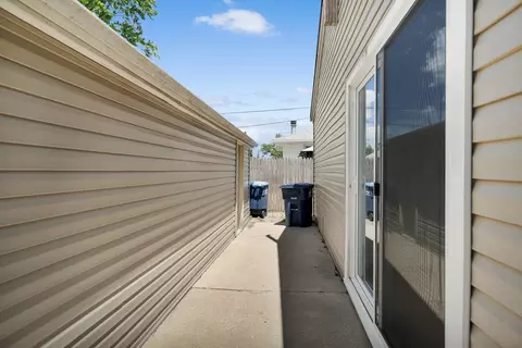 Exterior - 1446 Everett Ave, Des Plaines, IL 60018 photo 4 of 8