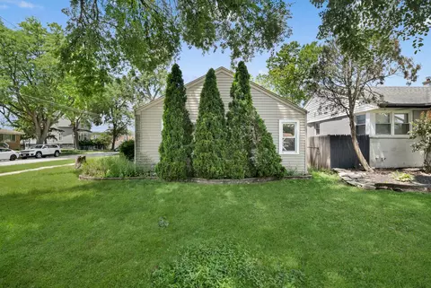 Exterior - 1446 Everett Ave, Des Plaines, IL 60018 photo 3 of 8