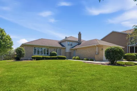 17019 Bedford Ln, Tinley Park, IL 60477