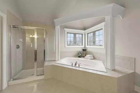 Bath - 13452 Skyline Dr, Plainfield, IL 60585 photo 3 of 6