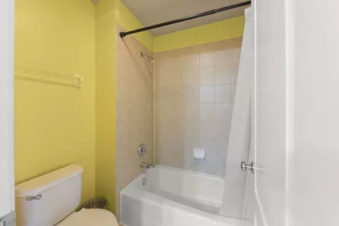 Bath - 13452 Skyline Dr, Plainfield, IL 60585 photo 5 of 6