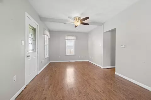 Living - 714 19th Ave, Fulton, IL 61252 photo 4 of 4
